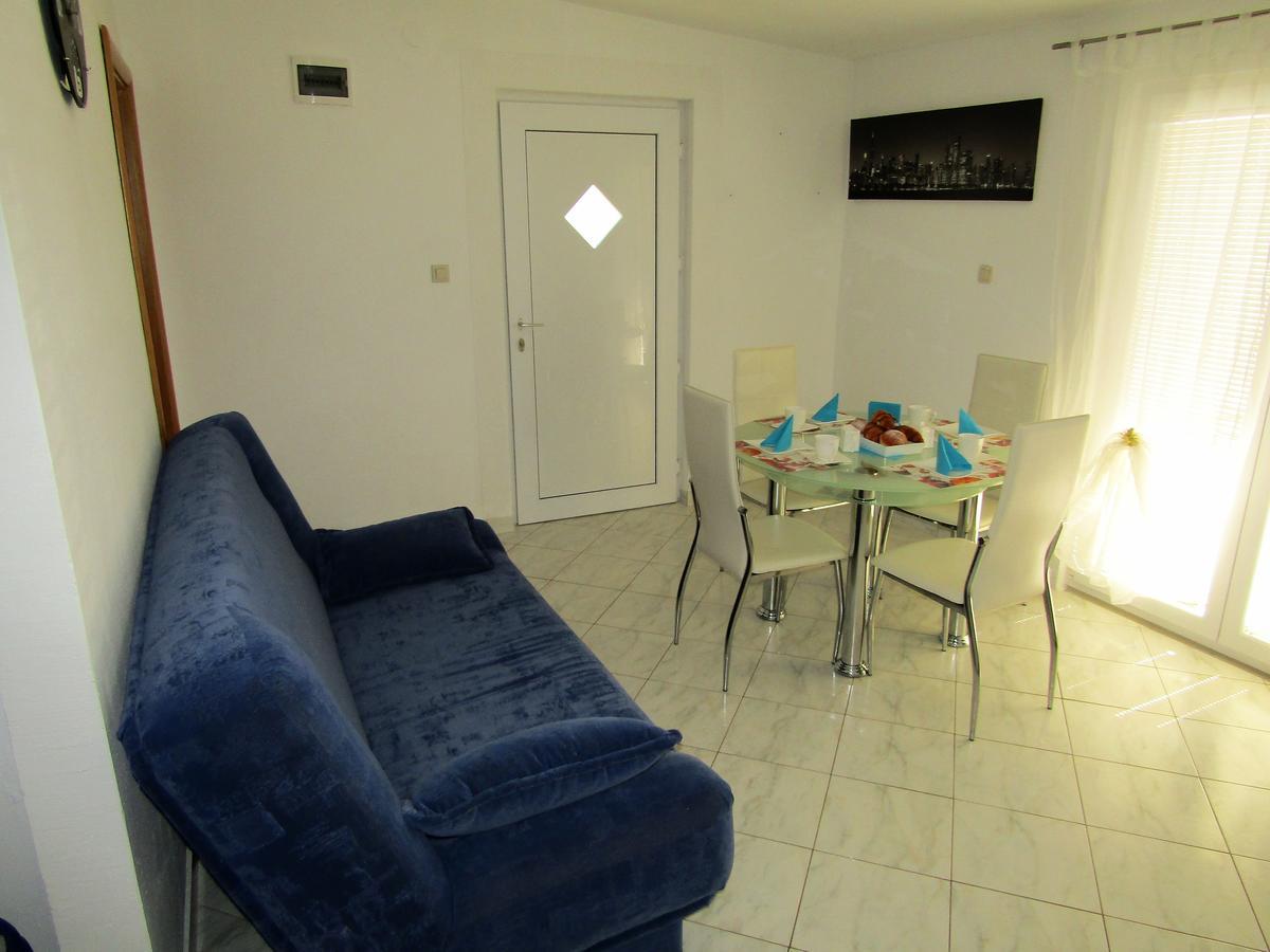 Apartments Kokor Vodice Exterior foto