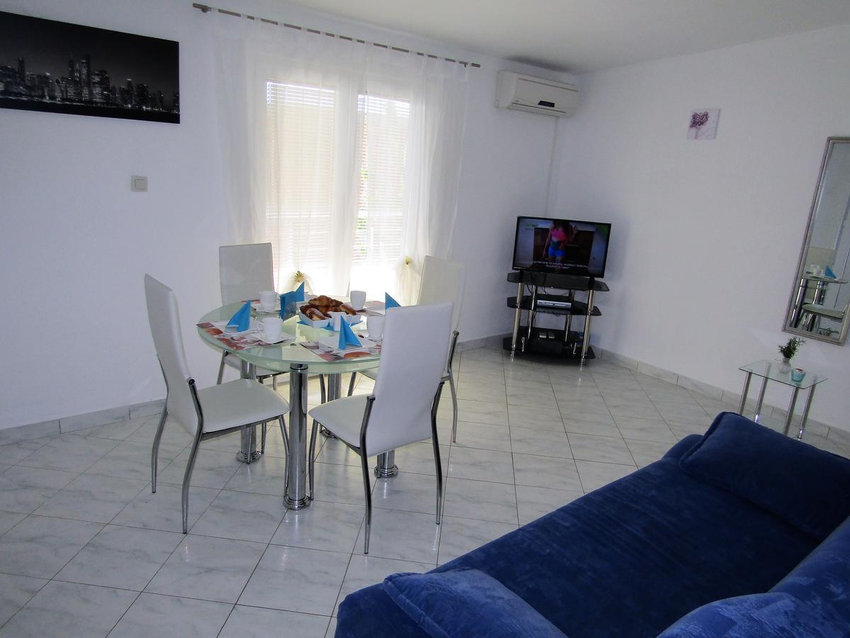 Apartments Kokor Vodice Exterior foto