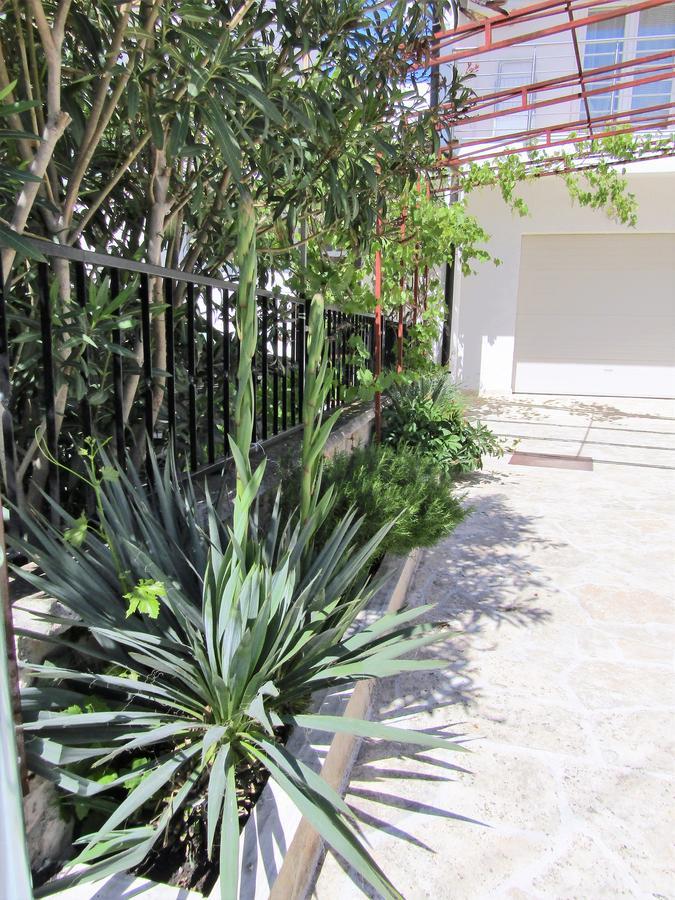 Apartments Kokor Vodice Exterior foto